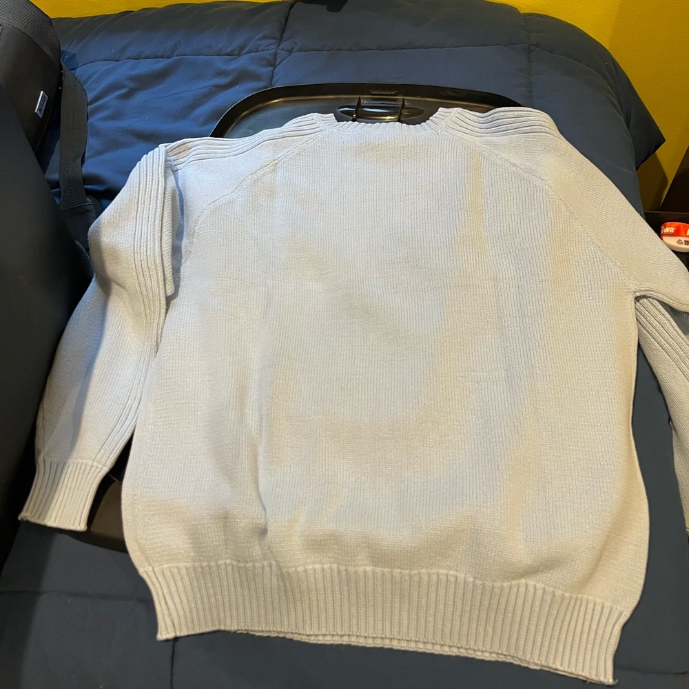 Sweater - Picture 2 of 3